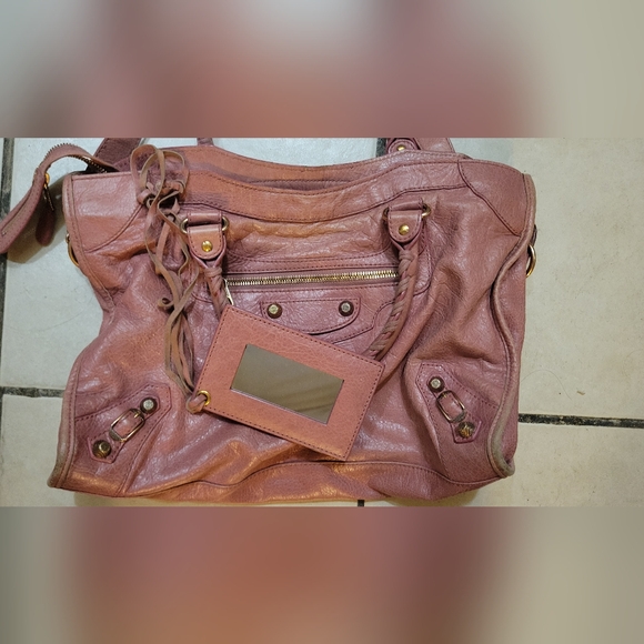 COPY - Balenciaga - Picture 2 of 10